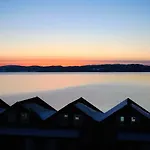 Hjellup Fjordbo *