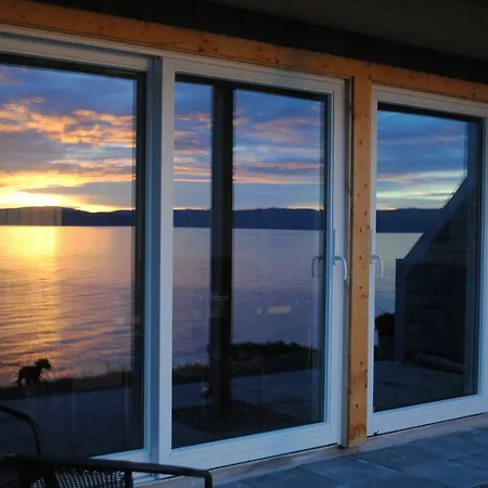 Hjellup Fjordbo Holiday home