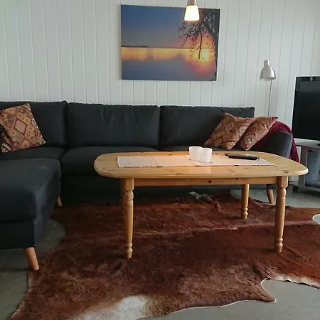 Hjellup Fjordbo * Leksvik