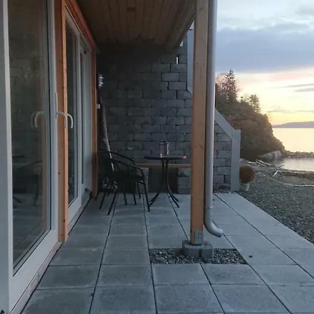 Hjellup Fjordbo Holiday home *