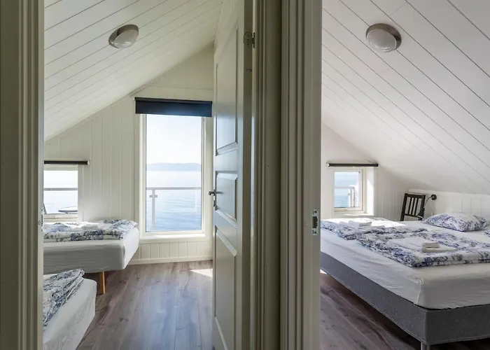 Feriehus Hjellup Fjordbo