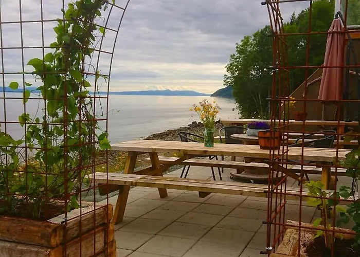 Feriehus Hjellup Fjordbo