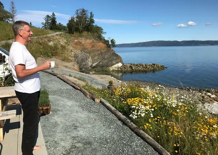 Hjellup Fjordbo * Leksvik