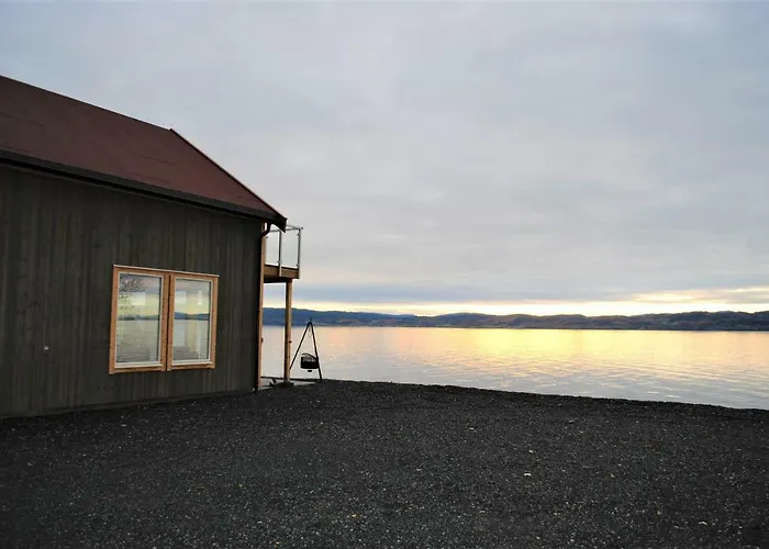 Hjellup Fjordbo *