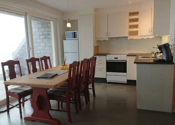 Feriehus Hjellup Fjordbo